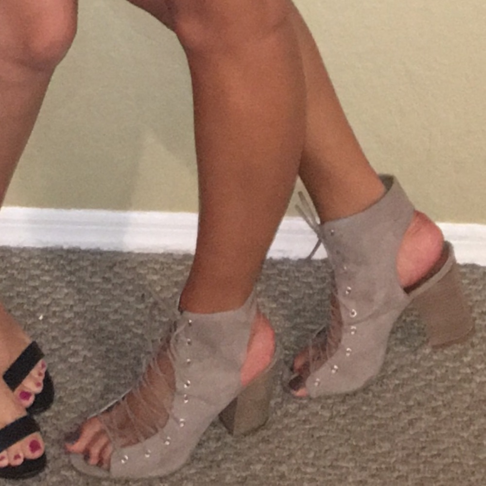 Used heels. Opened heel and entire front is tied.
